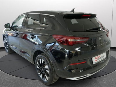 Opel Grandland 1.5 diesel Ecotec aut. Business Elegance (2)