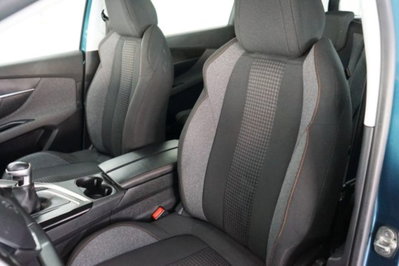 Peugeot 5008 BlueHDi 130 S&S Business (8)
