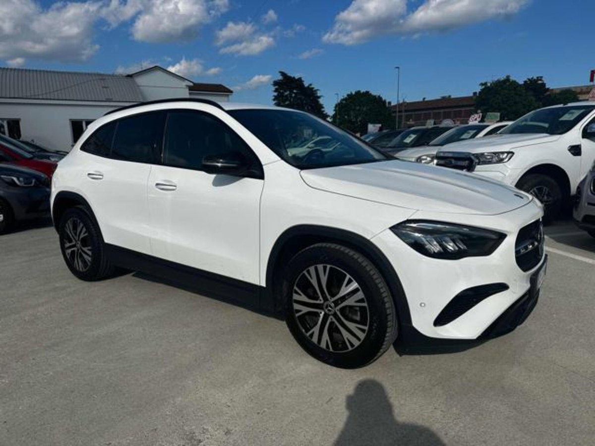 Mercedes-Benz GLA SUV 200 d Progressive Advanced Plus 4matic auto (3)