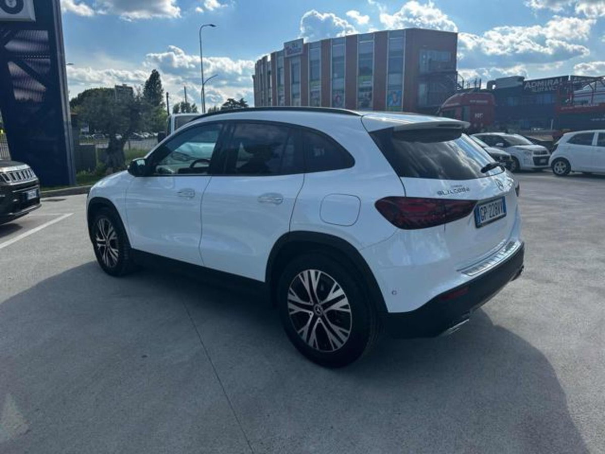 Mercedes-Benz GLA SUV 200 d Progressive Advanced Plus 4matic auto (6)