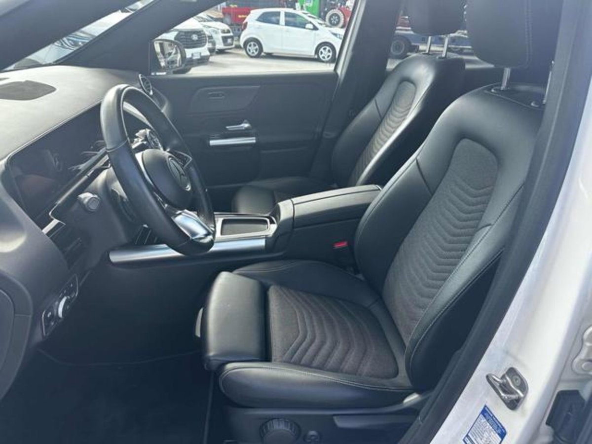 Mercedes-Benz GLA SUV 200 d Progressive Advanced Plus 4matic auto (9)