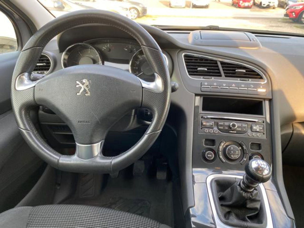 Peugeot 5008 BlueHDi 150 S&S Allure (11)