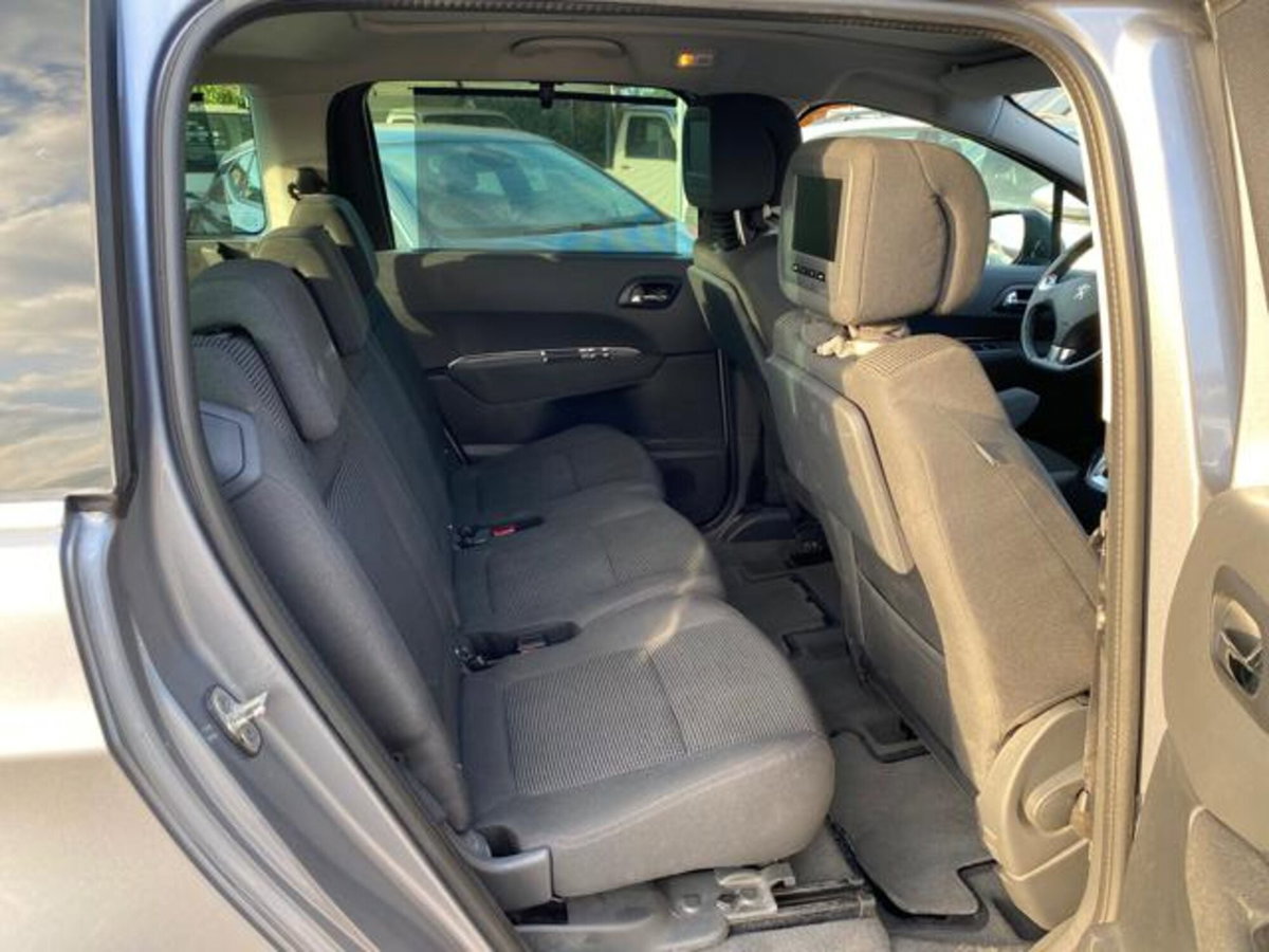 Peugeot 5008 BlueHDi 150 S&S Allure (8)