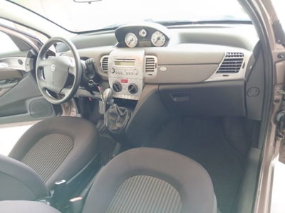 Lancia Ypsilon 1.4 Argento Ecochic GPL (14)