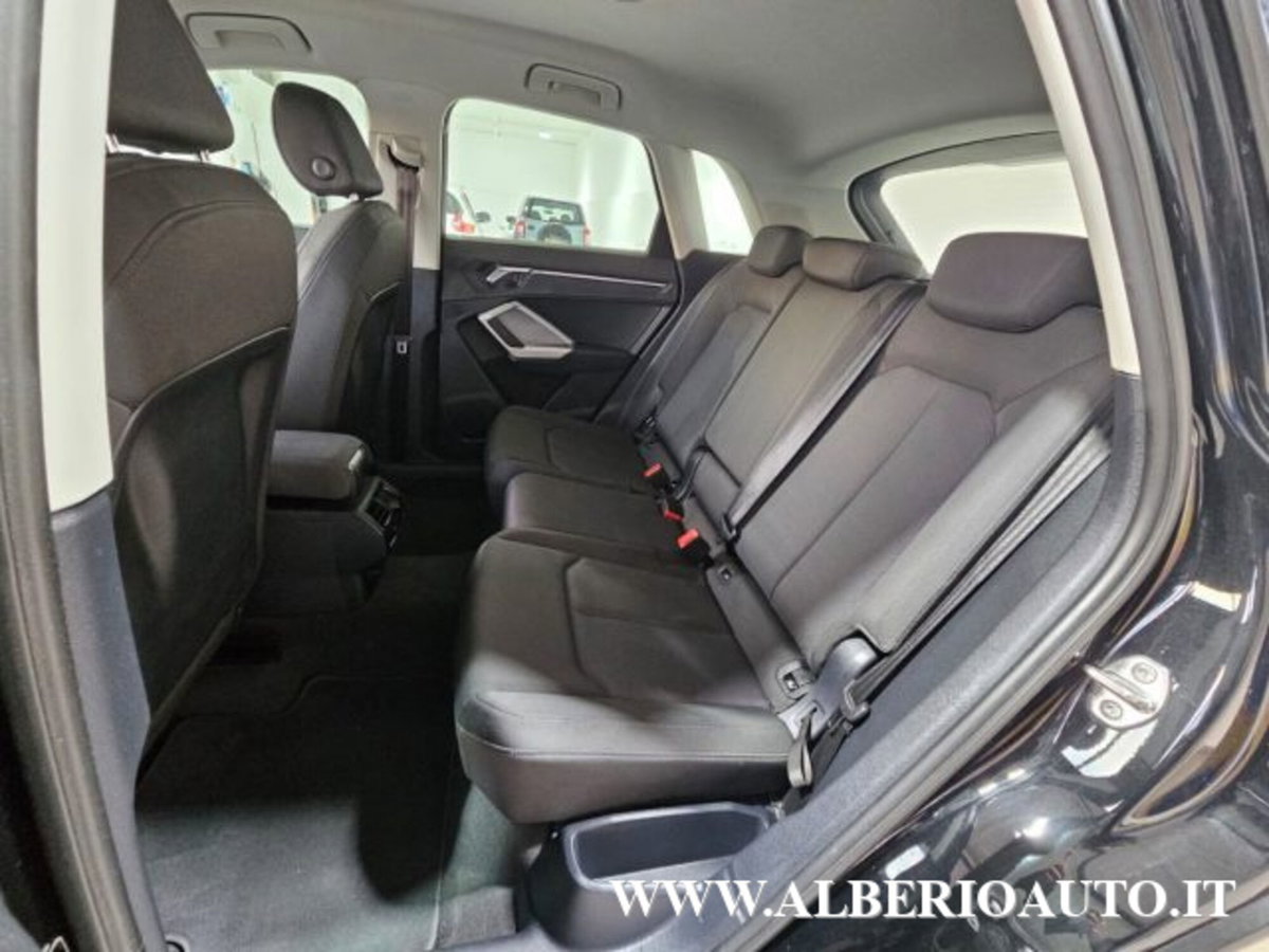 Audi Q3 35 TDI quattro S tronic Business (8)