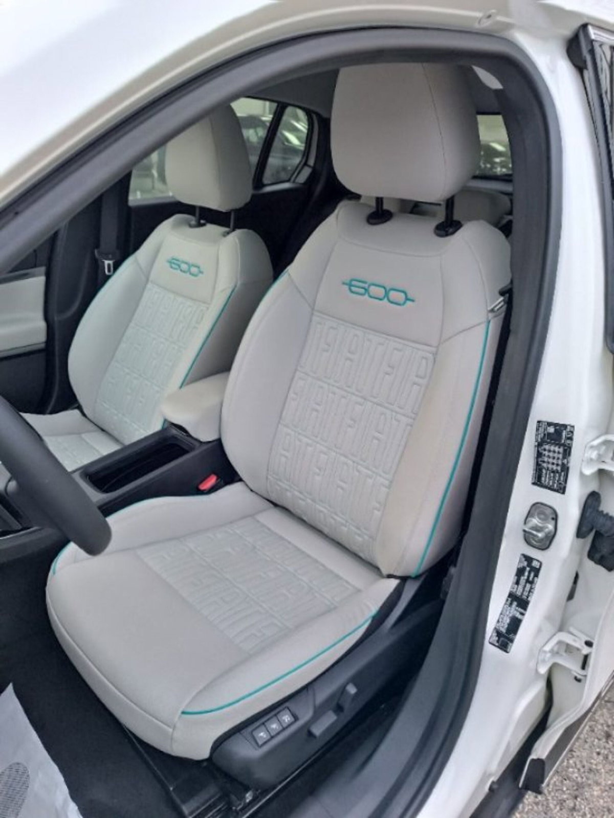 Fiat 600 1.2 La Prima 100cv (16)
