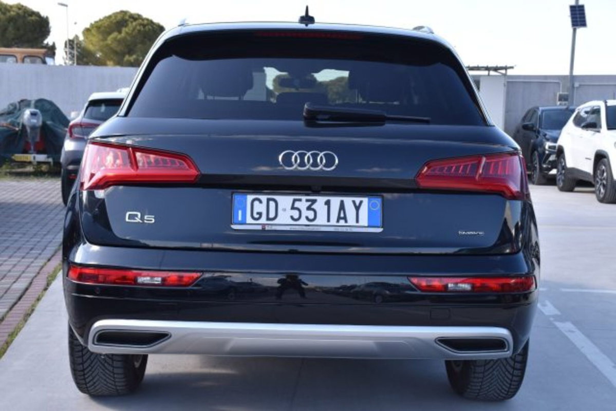 Audi Q5 40 TDI 204 CV quattro S tronic Business Sport (5)