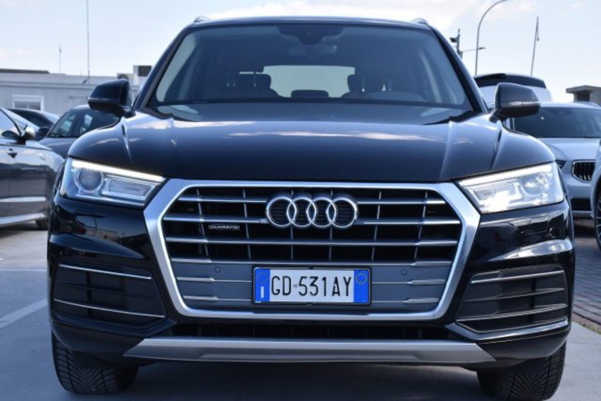 Audi Q5 40 TDI 204 CV quattro S tronic Business Sport (2)
