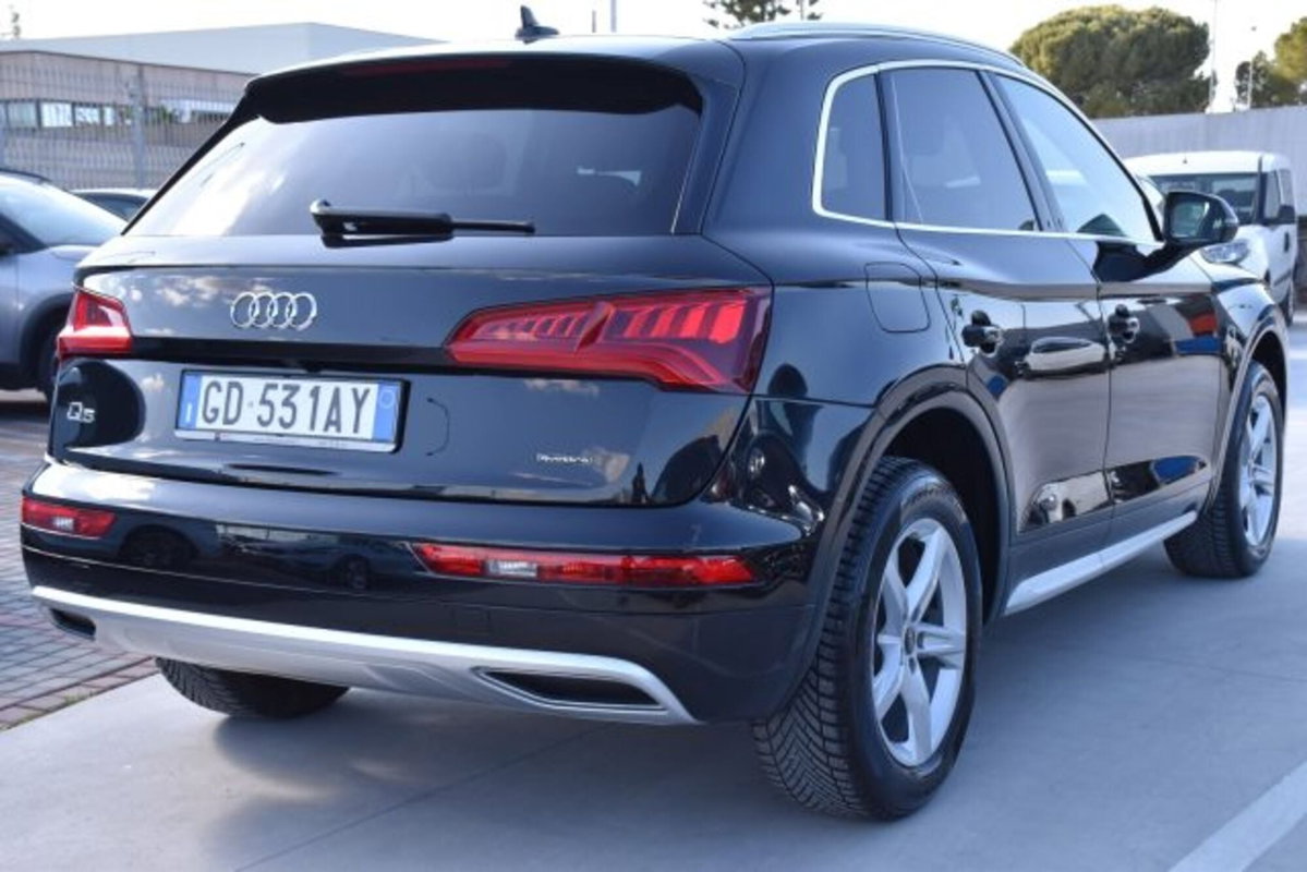 Audi Q5 40 TDI 204 CV quattro S tronic Business Sport (4)