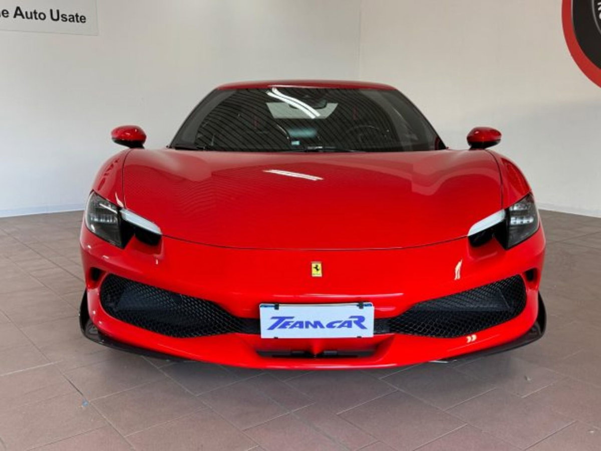Ferrari 296 Coupé 3.0 GTB (2)