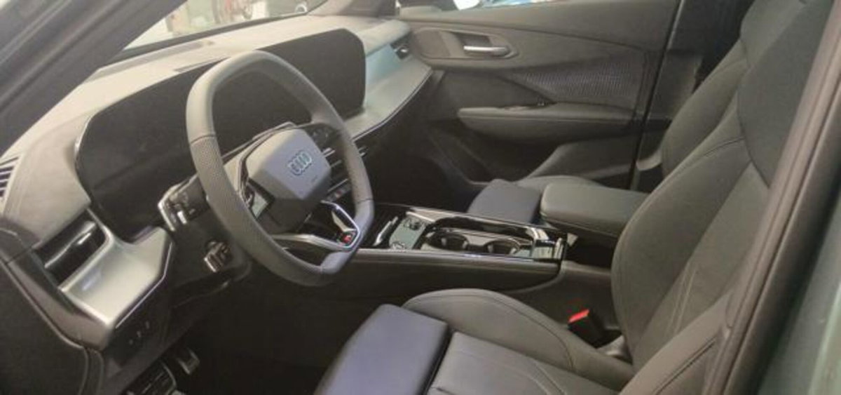 Audi Q3 Sportback 35 TDI quattro S tronic S line edition (2)