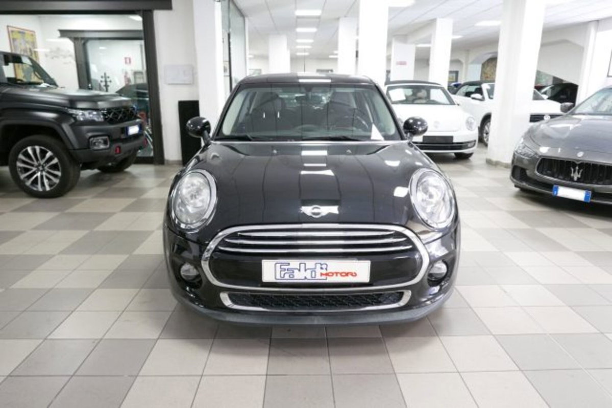 MINI Mini 1.5 Cooper D Boost 5 porte (2)