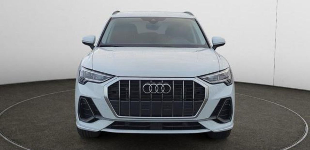 Audi Q3 35 1.5 tfsi S line edition (2)