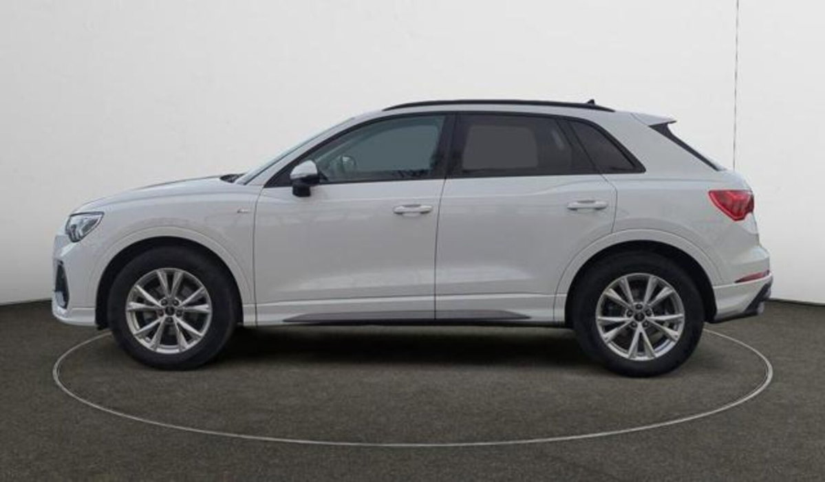 Audi Q3 35 1.5 tfsi S line edition (3)