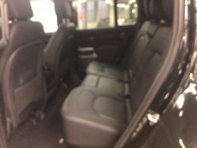 Land Rover Defender 110 3.0D I6 250 CV AWD Auto Commercial SE (10)