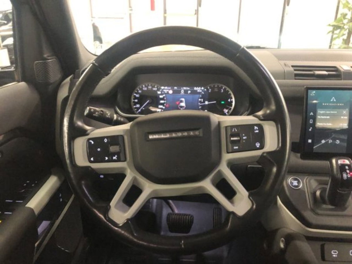 Land Rover Defender 110 3.0D I6 250 CV AWD Auto Commercial SE (14)