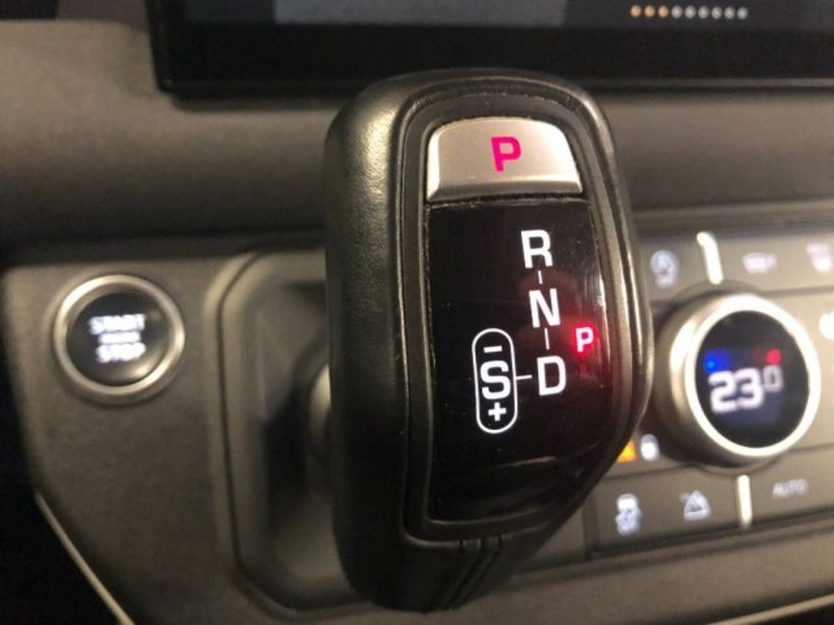 Land Rover Defender 110 3.0D I6 250 CV AWD Auto Commercial SE (17)