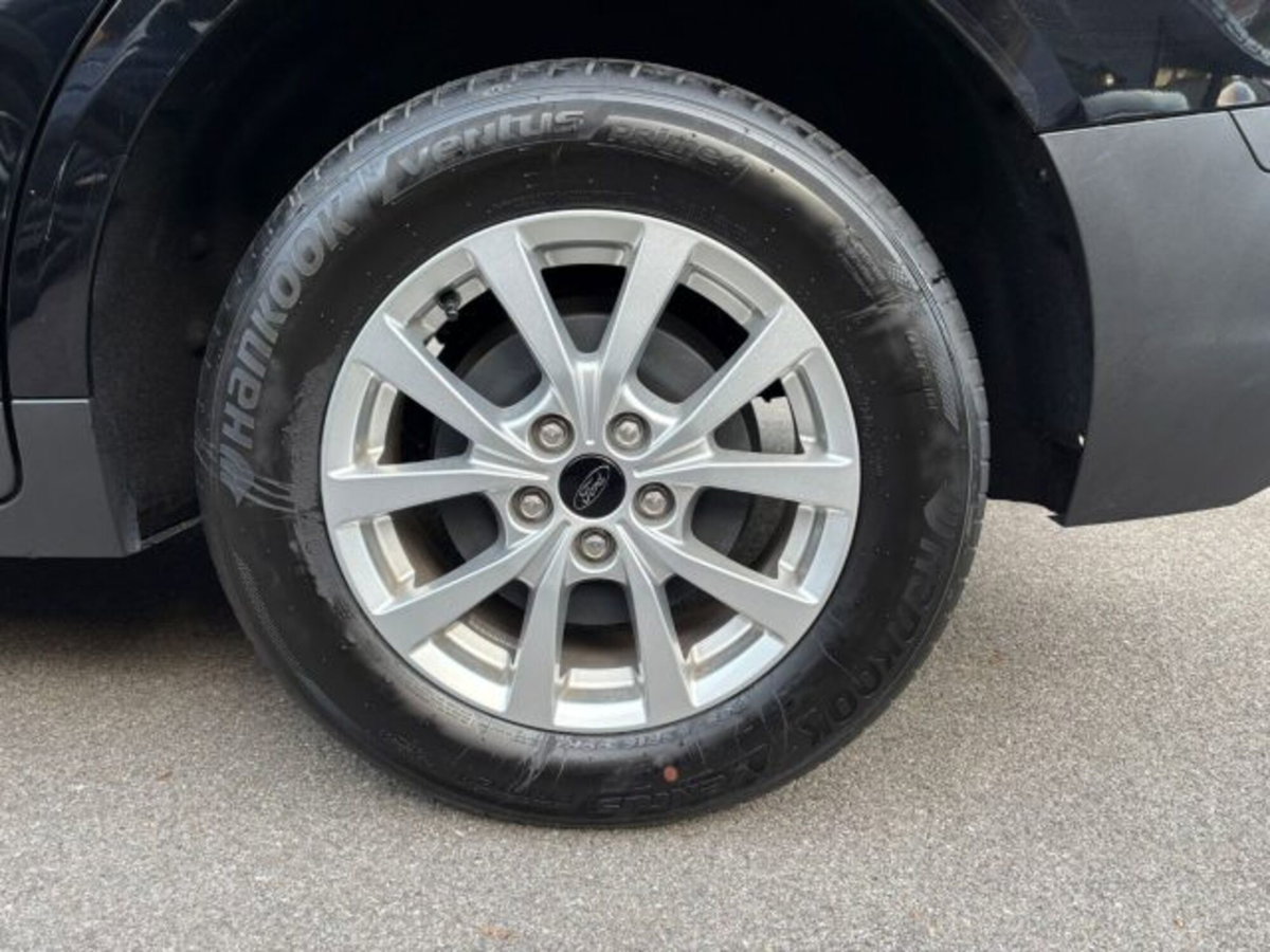 Ford Tourneo Courier 1.0 EcoBoost 100 CV Titanium (17)