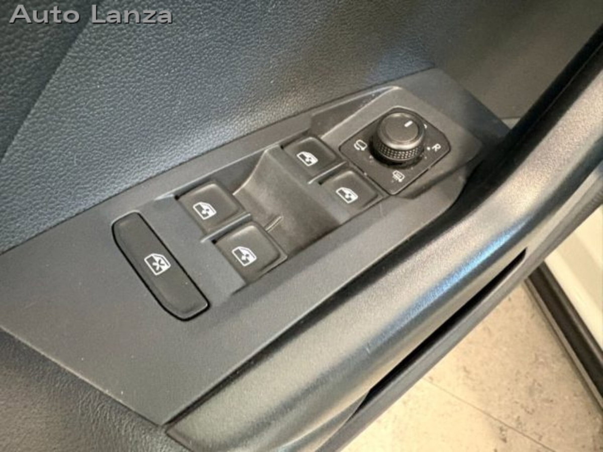 Volkswagen T-Cross 1.0 TSI 110 CV DSG Sport (12)