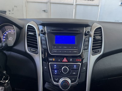 Hyundai i30 1.6 CRDi 110CV 5 porte Comfort (12)