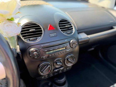 Volkswagen New Beetle Cabrio TDI 105CV Lim. Red Edt. (8)