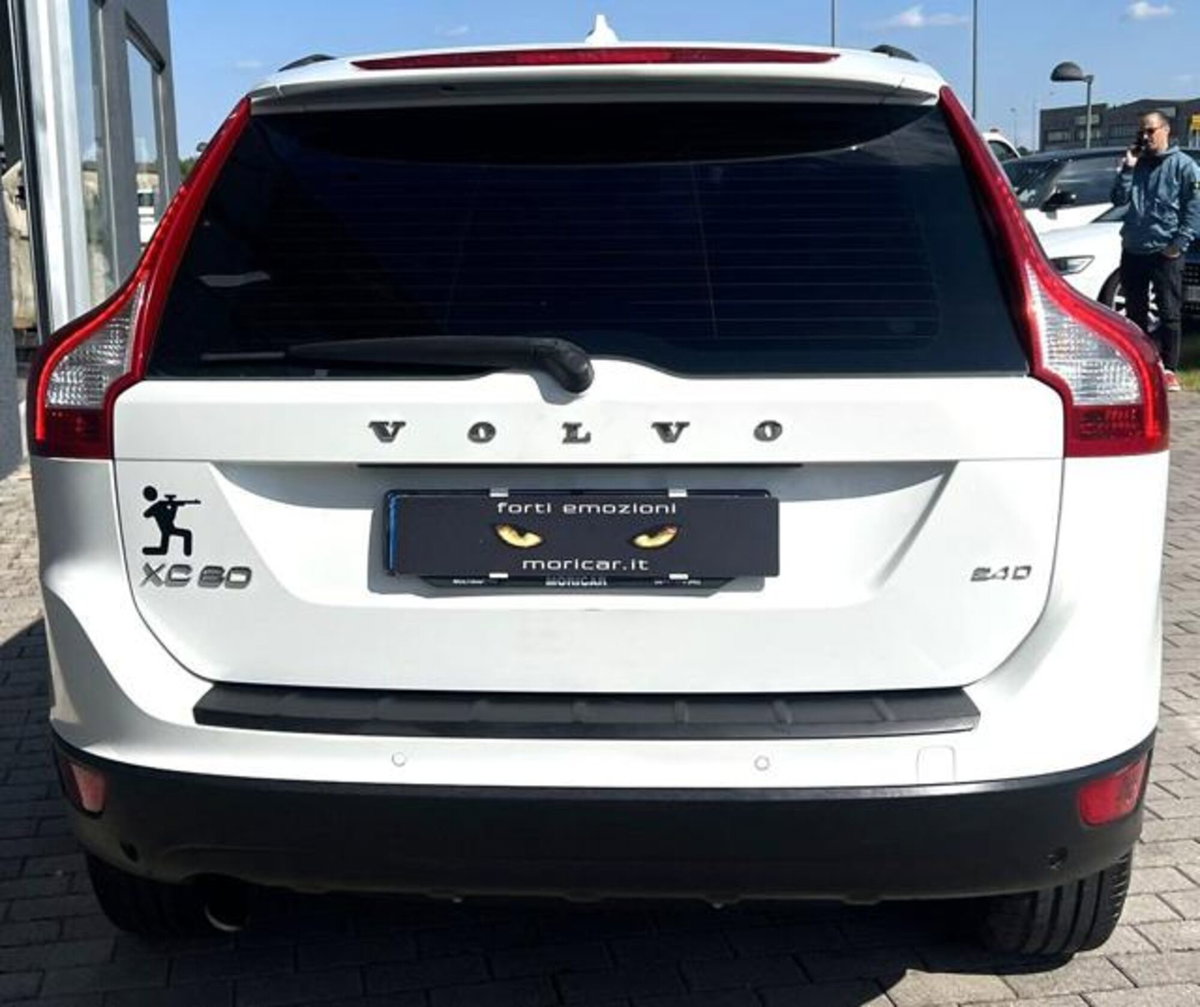 Volvo XC60 2.4 D 175 CV FWD DRIVe Momentum (12)