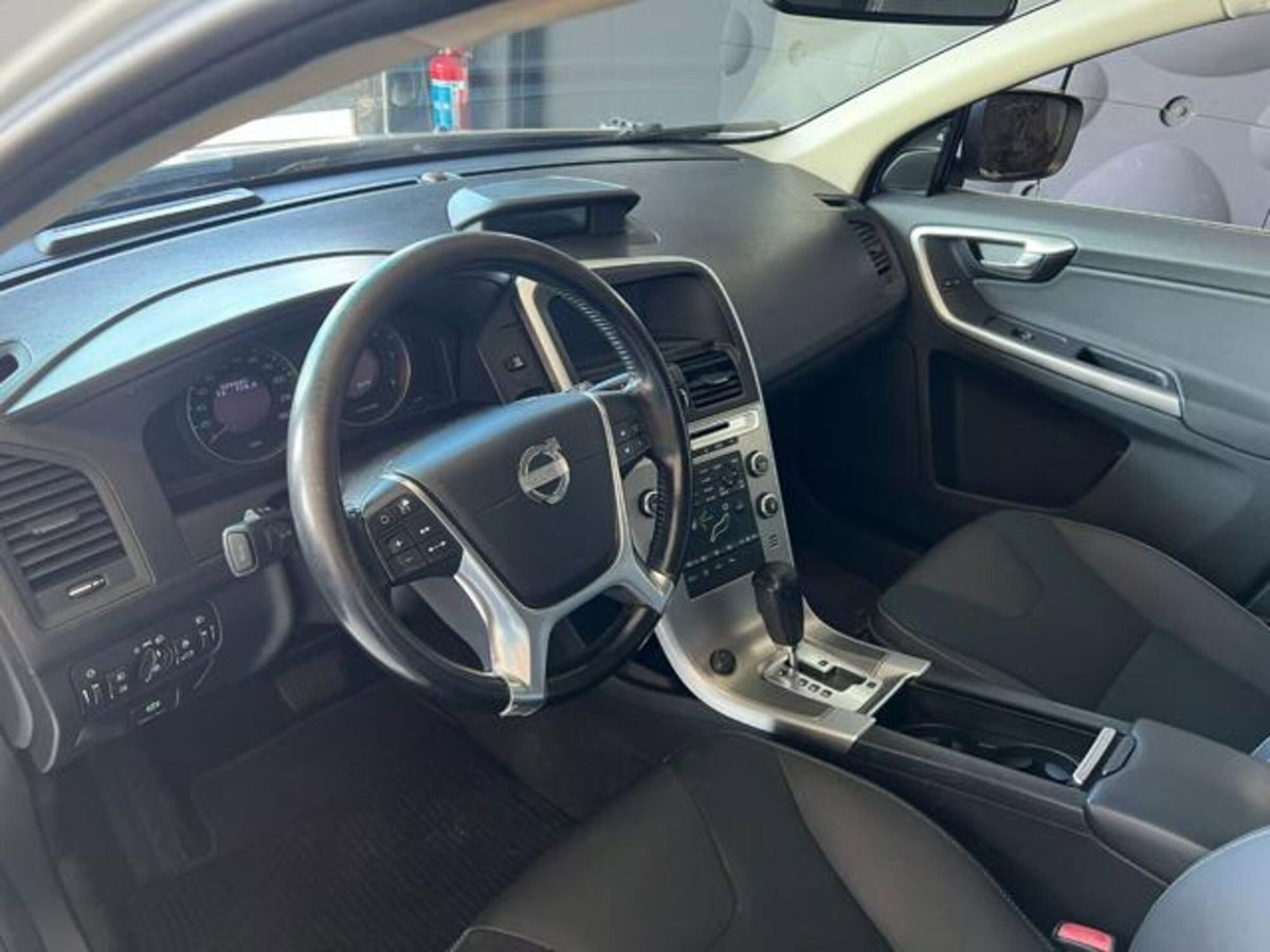 Volvo XC60 2.4 D 175 CV FWD DRIVe Momentum (15)