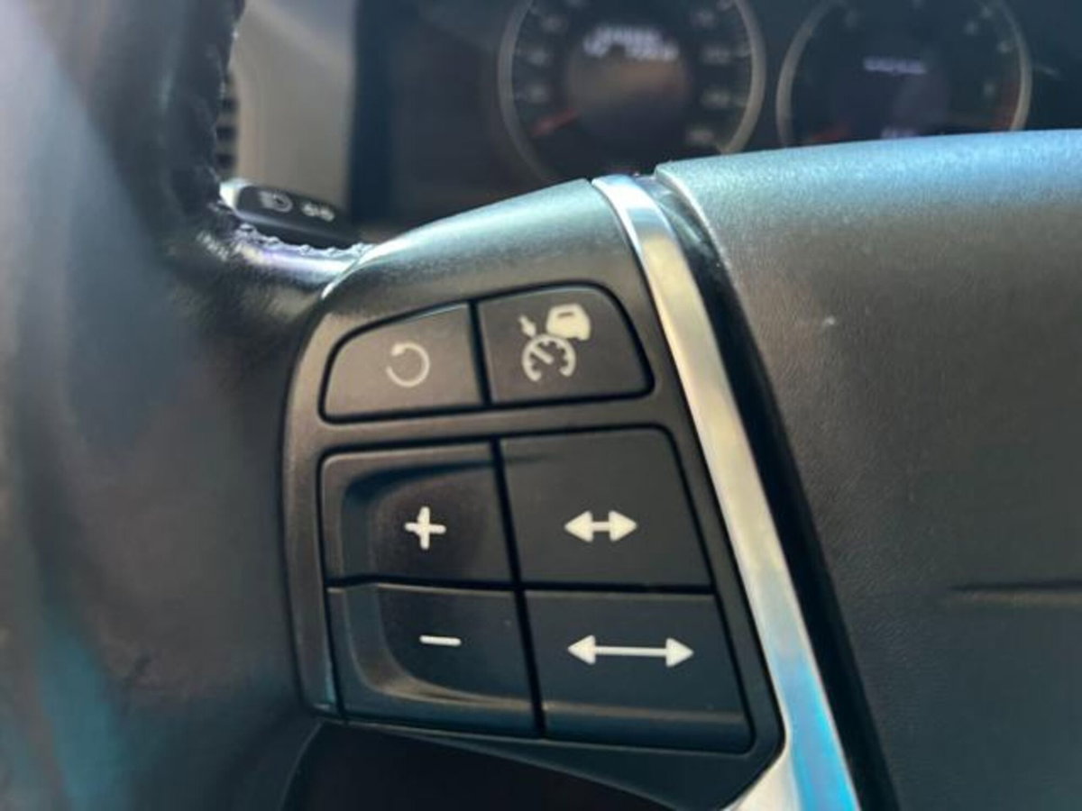 Volvo XC60 2.4 D 175 CV FWD DRIVe Momentum (20)