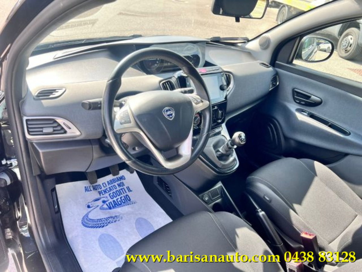 Lancia Ypsilon 1.0 FireFly 5 porte S&S Hybrid Gold Plus (13)
