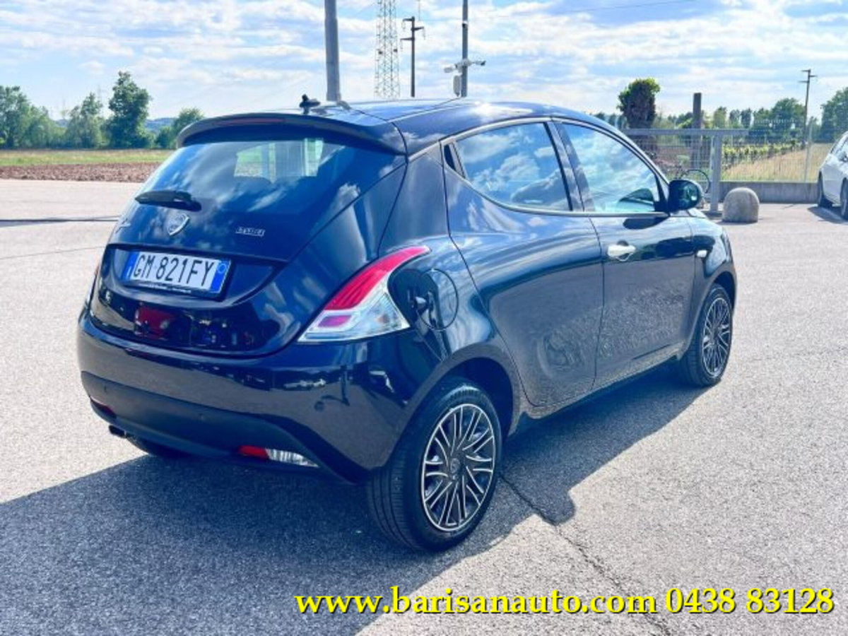 Lancia Ypsilon 1.0 FireFly 5 porte S&S Hybrid Gold Plus (3)