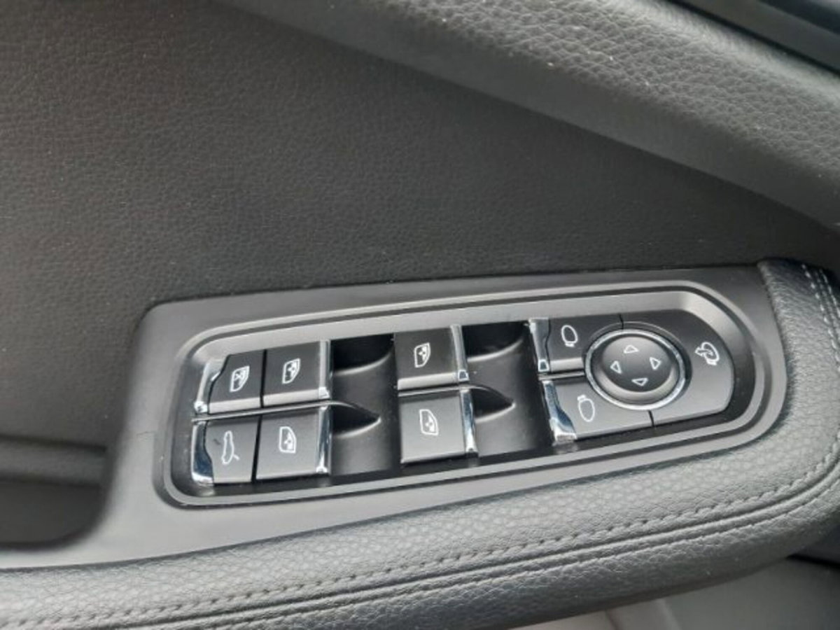 Porsche Macan 2.0 265cv pdk (15)