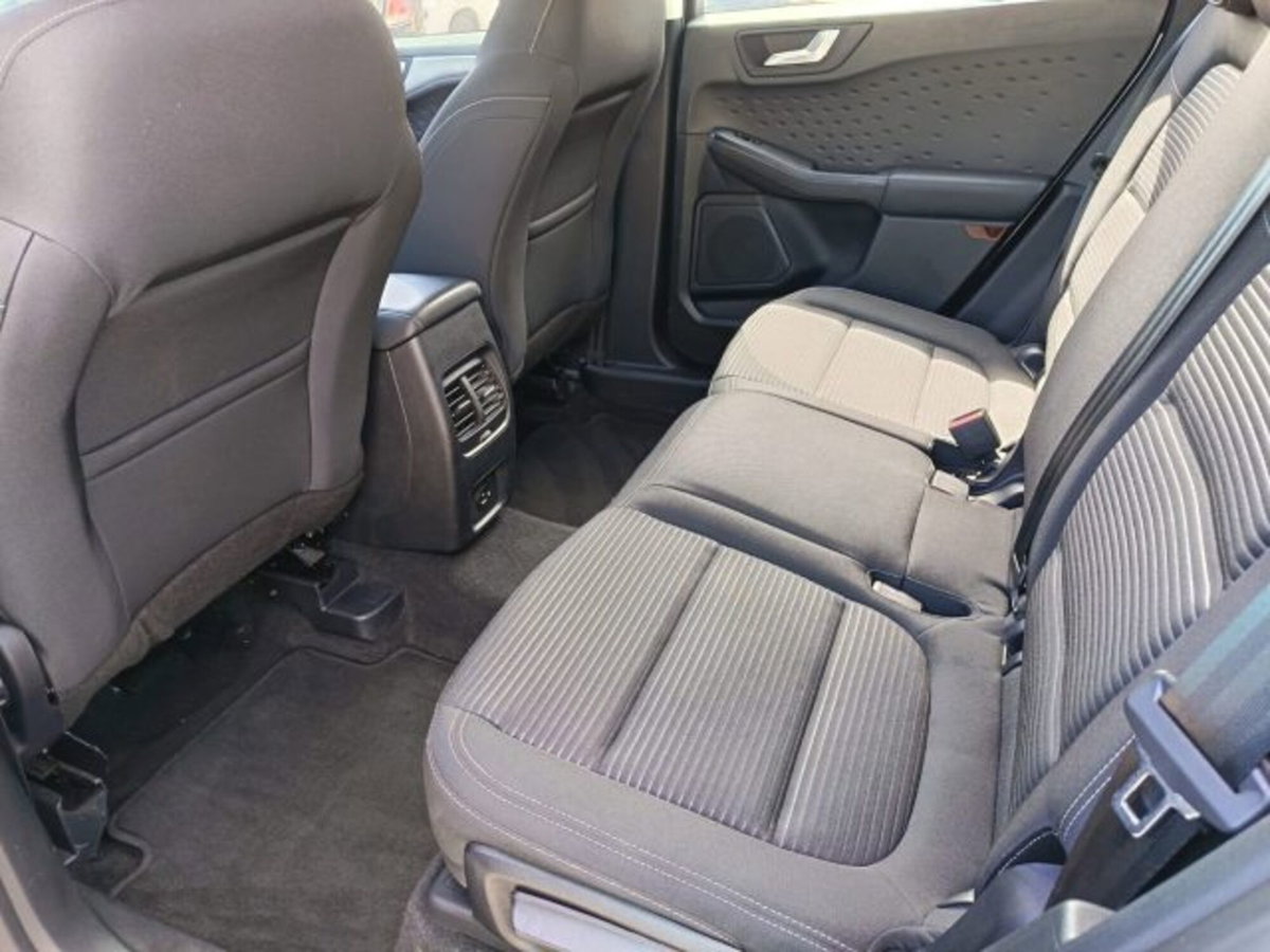 Ford Kuga 1.5 EcoBlue 120 CV 2WD Titanium (11)