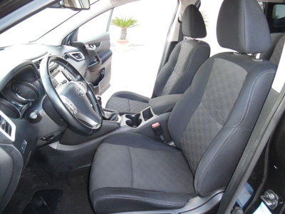 Nissan Qashqai 1.5 dCi N-Connecta (17)