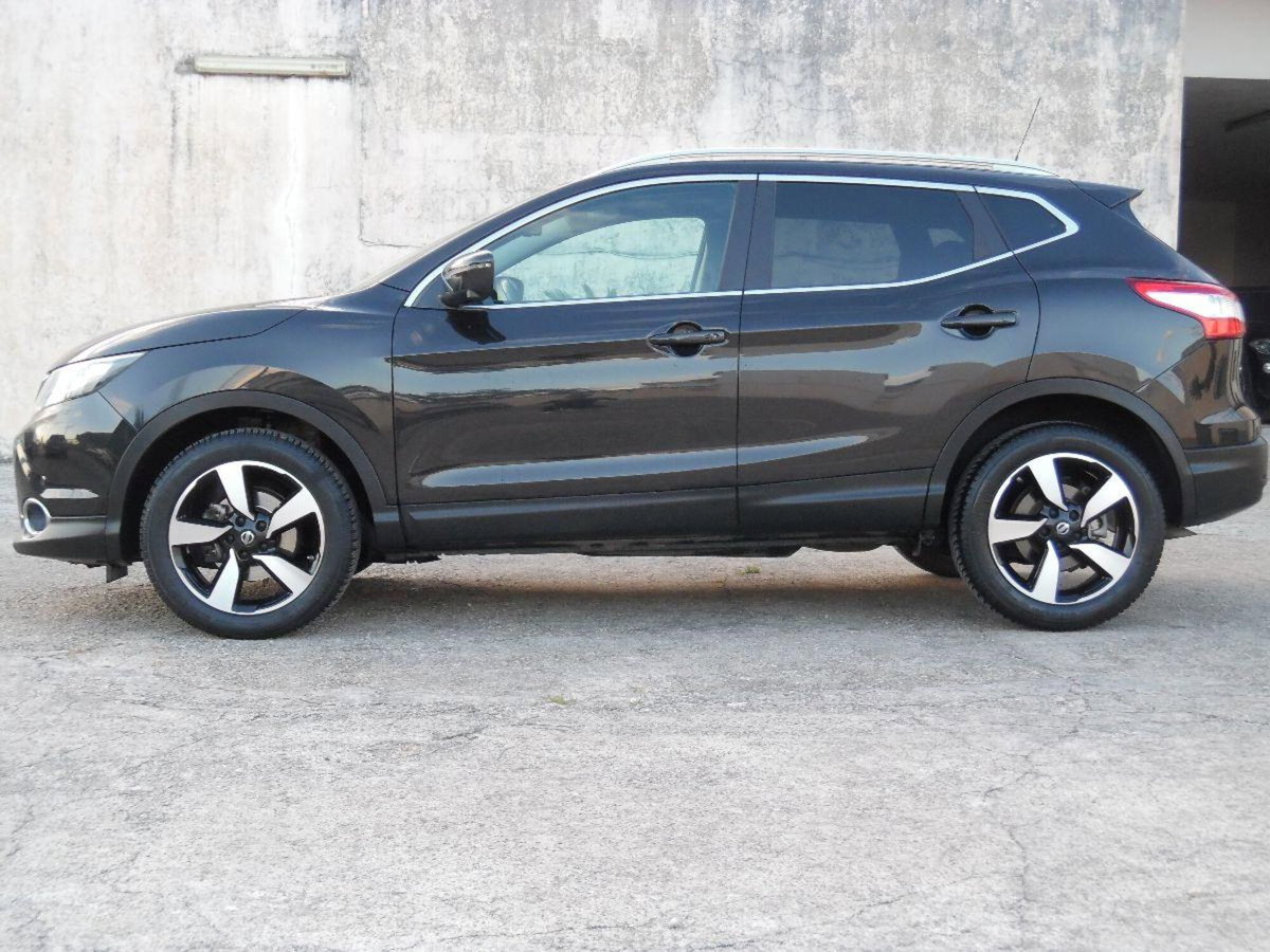 Nissan Qashqai 1.5 dCi N-Connecta (6)