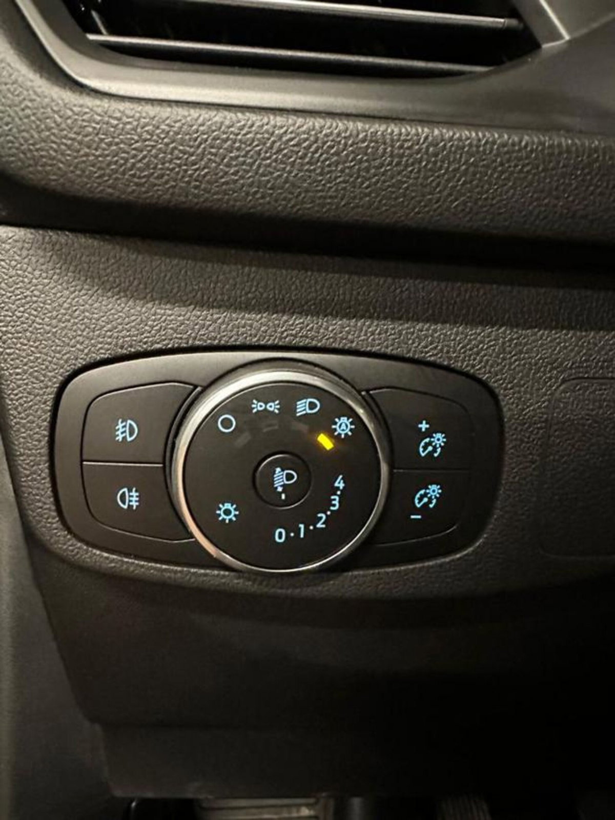 Ford Focus 1.0 EcoBoost Hybrid 125 CV Powershift 5p. ST-Line X (14)
