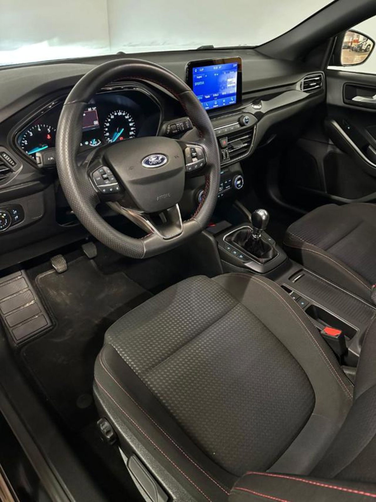 Ford Focus 1.0 EcoBoost Hybrid 125 CV Powershift 5p. ST-Line X (8)