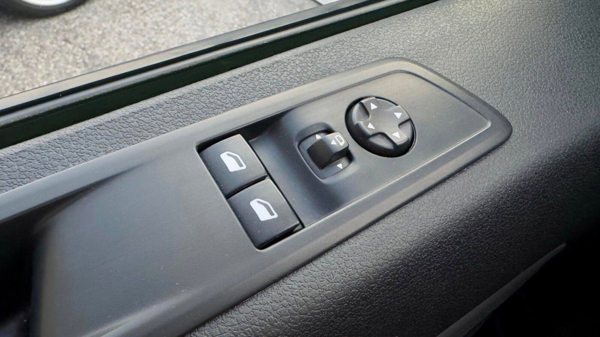 Peugeot Traveller BlueHDi 140 S&S EAT8 Standard Active (15)