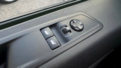 Peugeot Traveller BlueHDi 140 S&S EAT8 Standard Active (15)