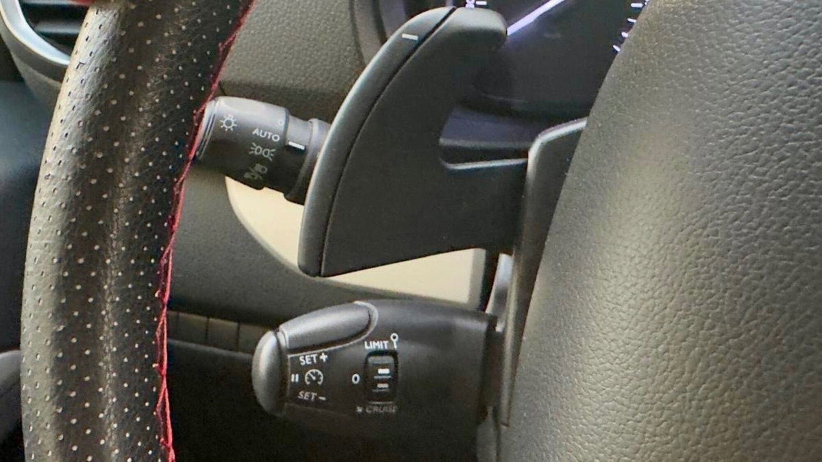 Peugeot Traveller BlueHDi 140 S&S EAT8 Standard Active (17)