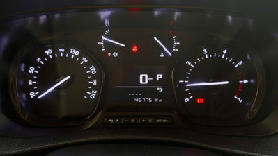 Peugeot Traveller BlueHDi 140 S&S EAT8 Standard Active (18)