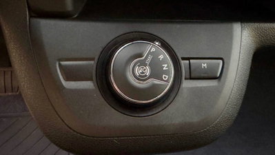 Peugeot Traveller BlueHDi 140 S&S EAT8 Standard Active (19)