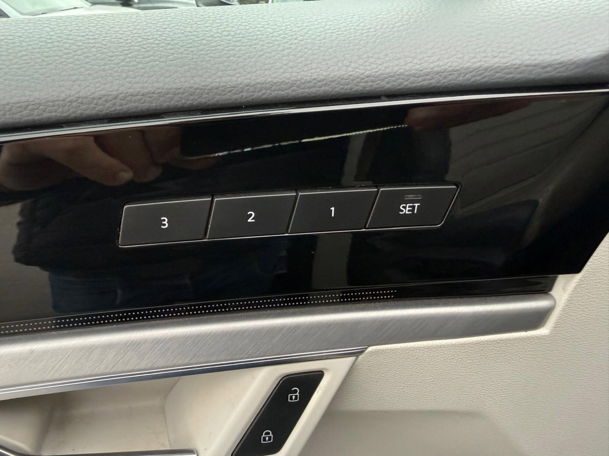 Volkswagen Touareg 3.0 V6 tdi scr R-Line Final Edition 231cv auto (16)
