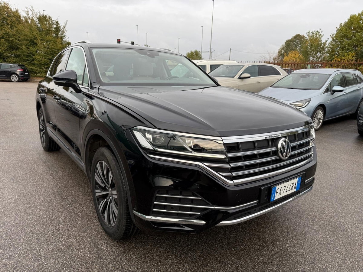 Volkswagen Touareg 3.0 V6 tdi scr R-Line Final Edition 231cv auto (6)