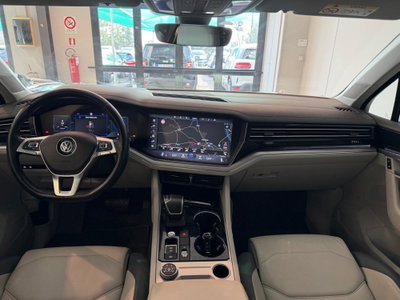 Volkswagen Touareg 3.0 V6 tdi scr R-Line 231cv auto (7)