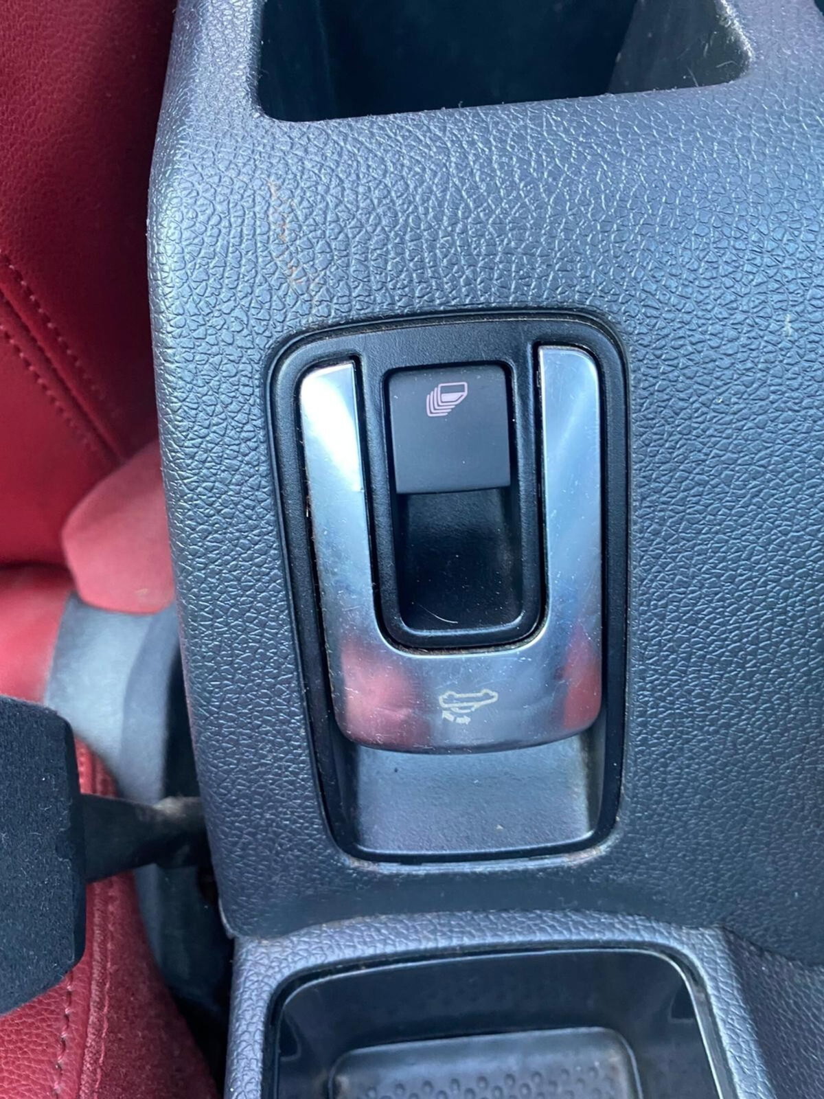 Volkswagen Golf Cabrio 2.0 TDI DSG BlueM. Tech. (18)