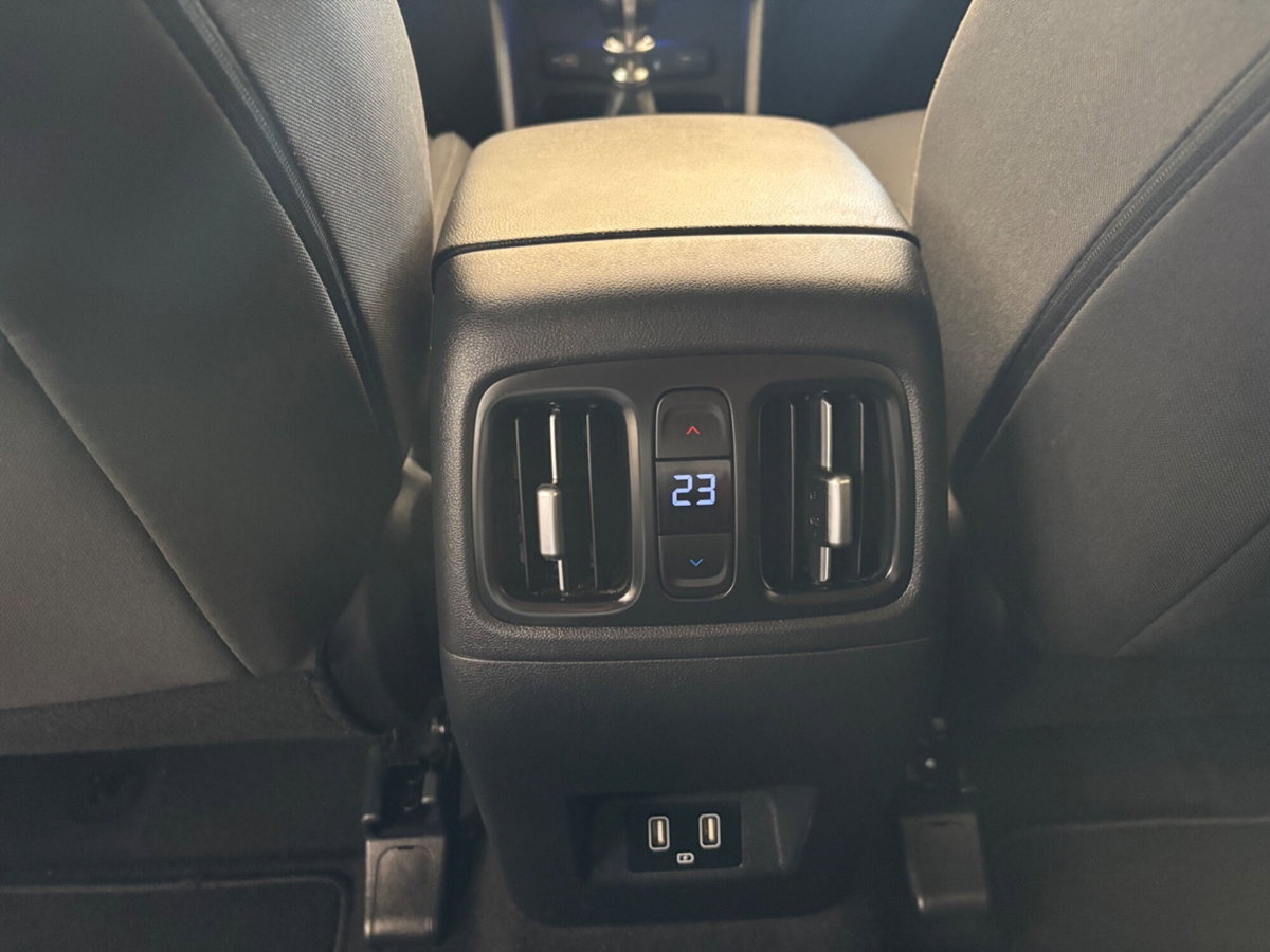Hyundai Tucson 1.6 CRDi XLine (12)