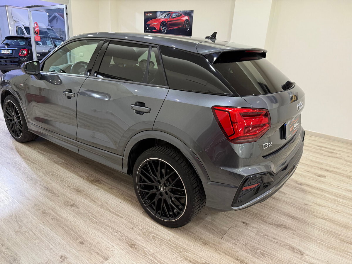 Audi Q2 35 2.0 tdi Identity Black s-tronic (11)