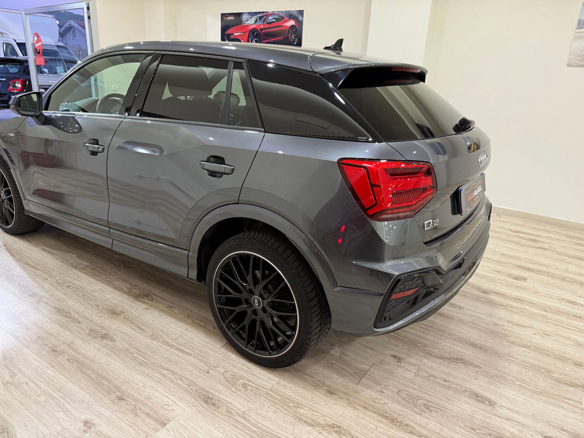 Audi Q2 35 2.0 tdi Identity Black s-tronic (12)