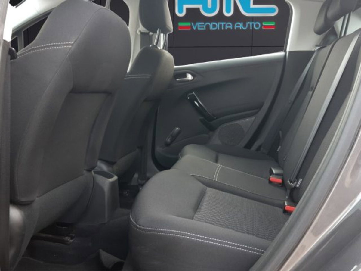 Peugeot 208 82 5 porte Allure (13)