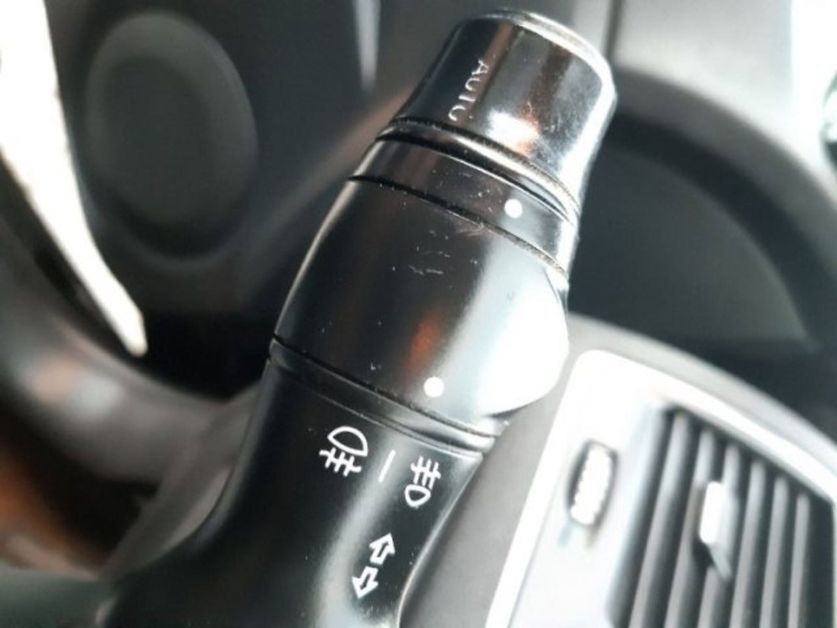 Renault Laguna SporTour 2.0 dCi 150CV SporTour 4Control (12)